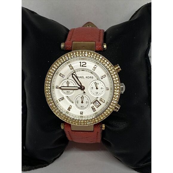 Michael Kors MK5820 Women's Leather Analog White Dial Quartz Genuine Watch XX487 - Picture 1 of 12